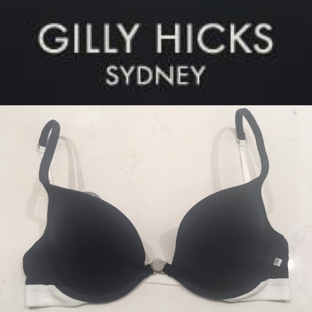 NWT GILLY HICKS NAVY/WHITE LIGHTLY LINED BRA. 32B